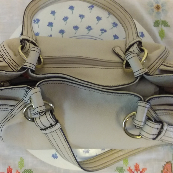 Etienne Aigner Women's Bag. - Picture 7 of 16